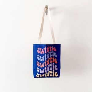 Taylor Swiftie Rainbow Color‎ Eras Retro Wavy Font Everyday Tote Bag